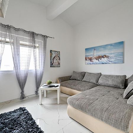 Apartment Razanac Nikola 2 Eksteriør billede